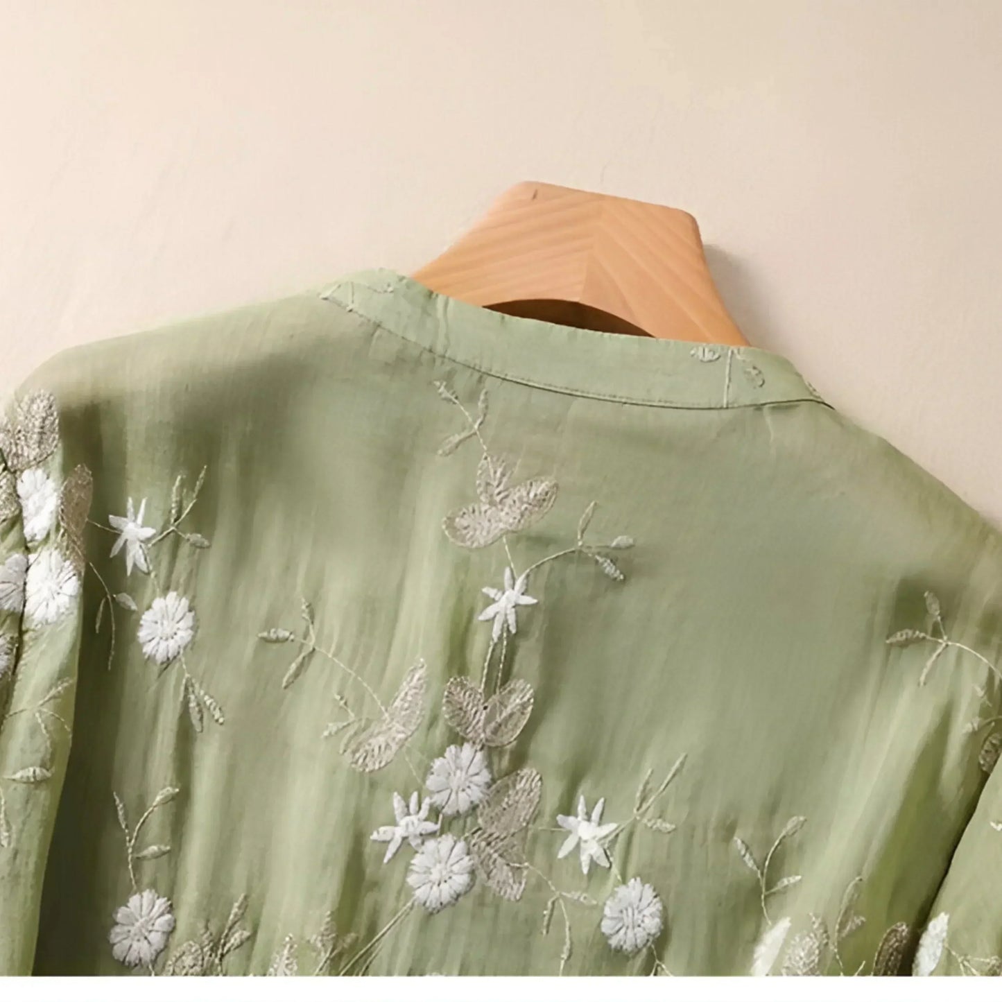 Mireille | Cotton Top with Embroidered Flowers